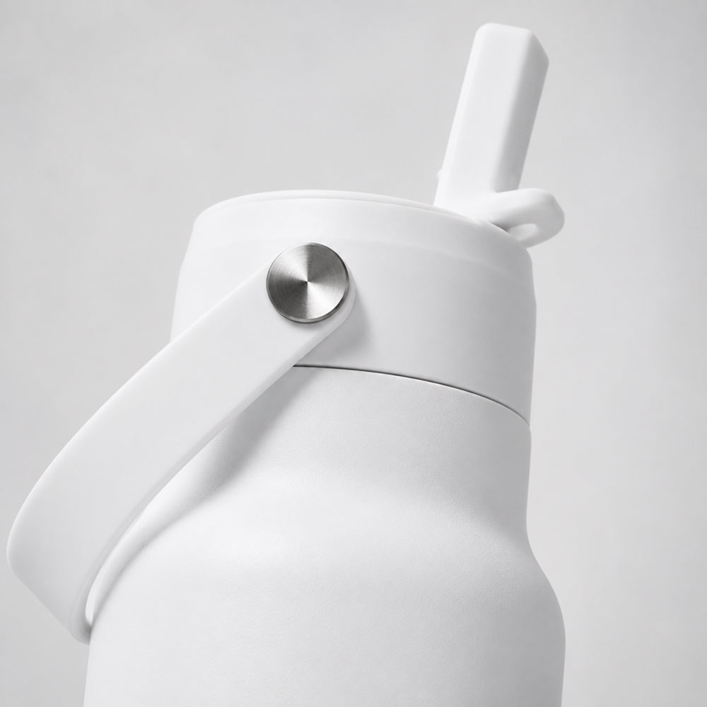 IZY Travel Bottle - White - zoom-in