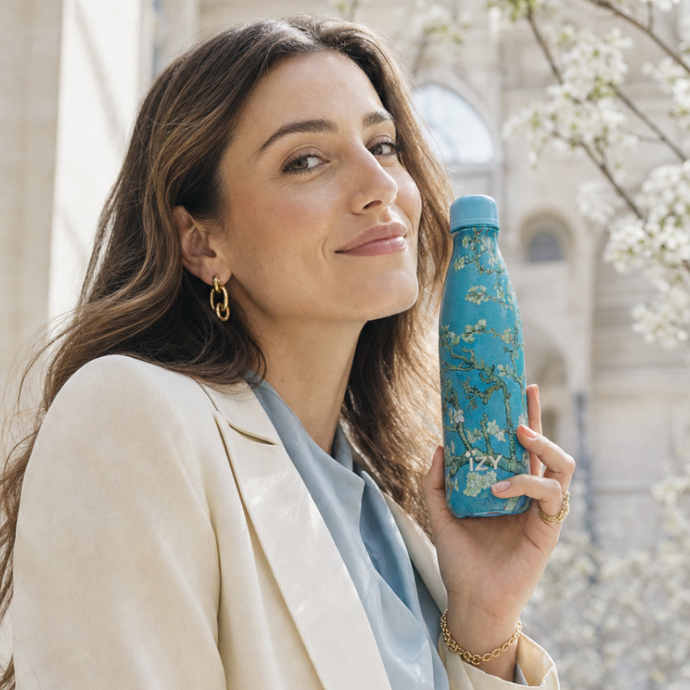 IZY Bottle - Almond Blossom - 500ml - Lifestyle