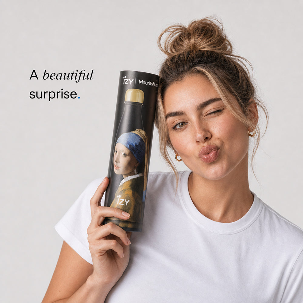 IZY Bottle - Girl with a Pearl Earring - 500ml - Perfect Gift