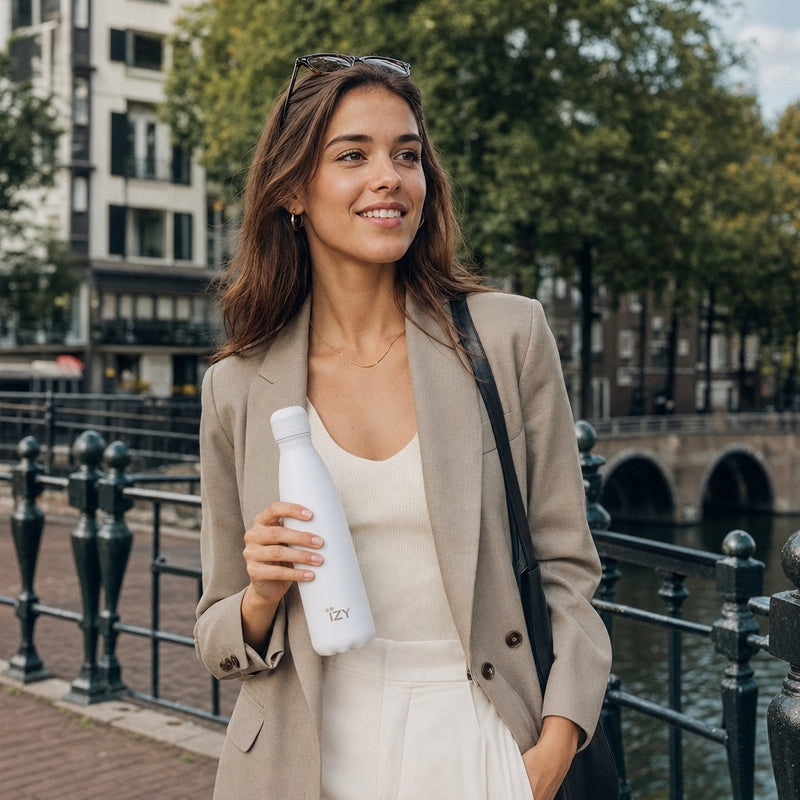 IZY Bottle - White - 500ml - Lifestyle