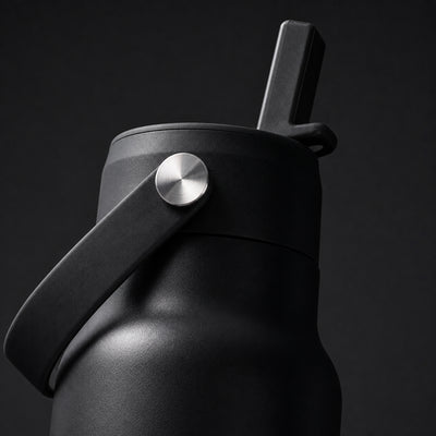 IZY Travel Bottle - Black - zoom-in