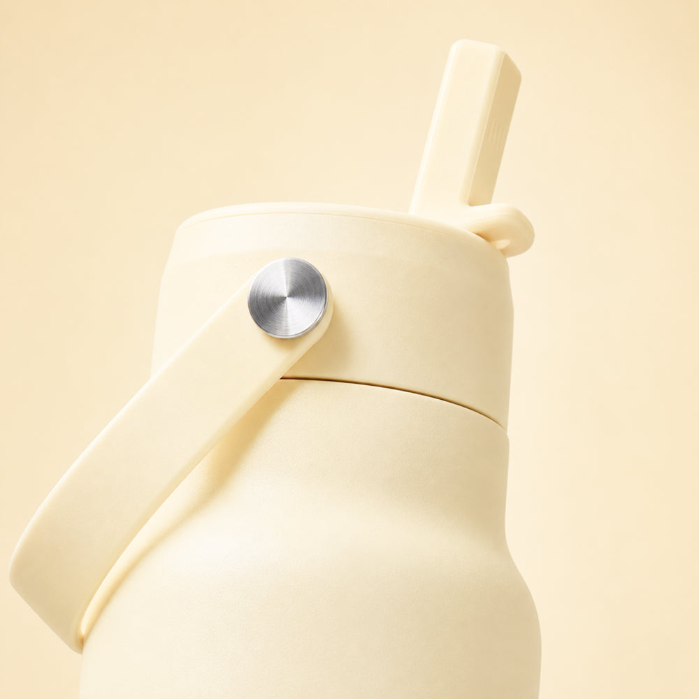 IZY Travel Bottle - Butter Yellow - zoom-in
