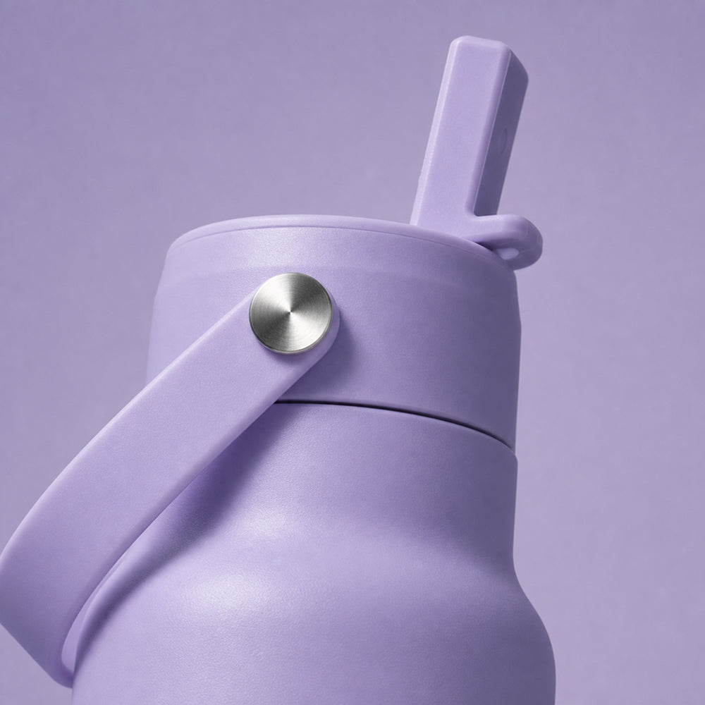 IZY Travel Bottle - Lilac - zoom-in