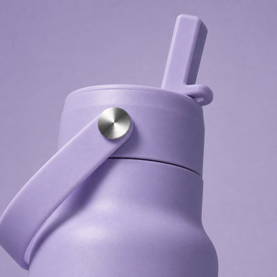 IZY Travel Bottle - Lilac - zoom-in