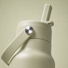 IZY Travel Bottle - Pistachio - zoom-in