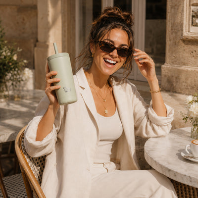 IZY Tumbler - Pistachio - lifestyle